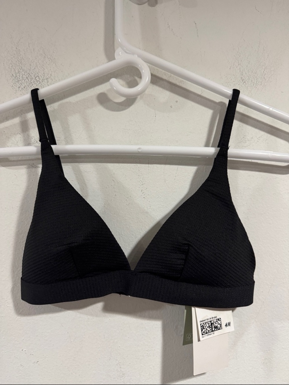 H&M Black Textured Wireless Triangle bikini top black size 2 NEW adjustable
